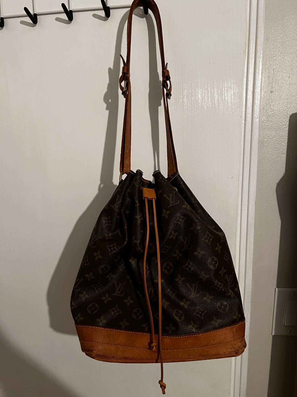 Louis Vuitton Noé Shoulder Bag Brown Canvas
