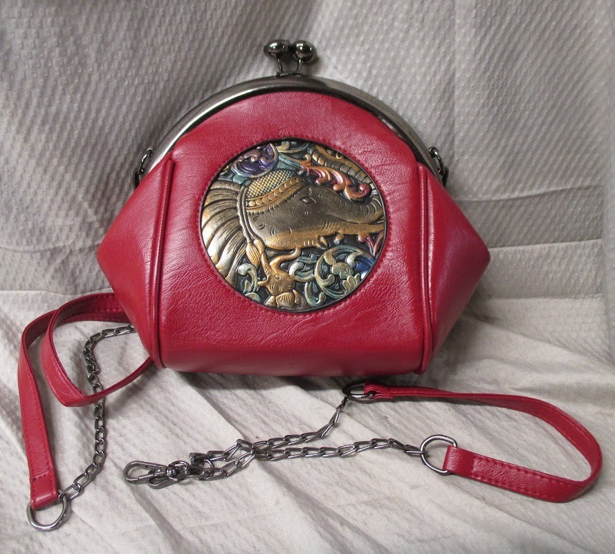 Embossed Shell Clip Bag PU Leather Kiss Lock Chain Shoulder Bag