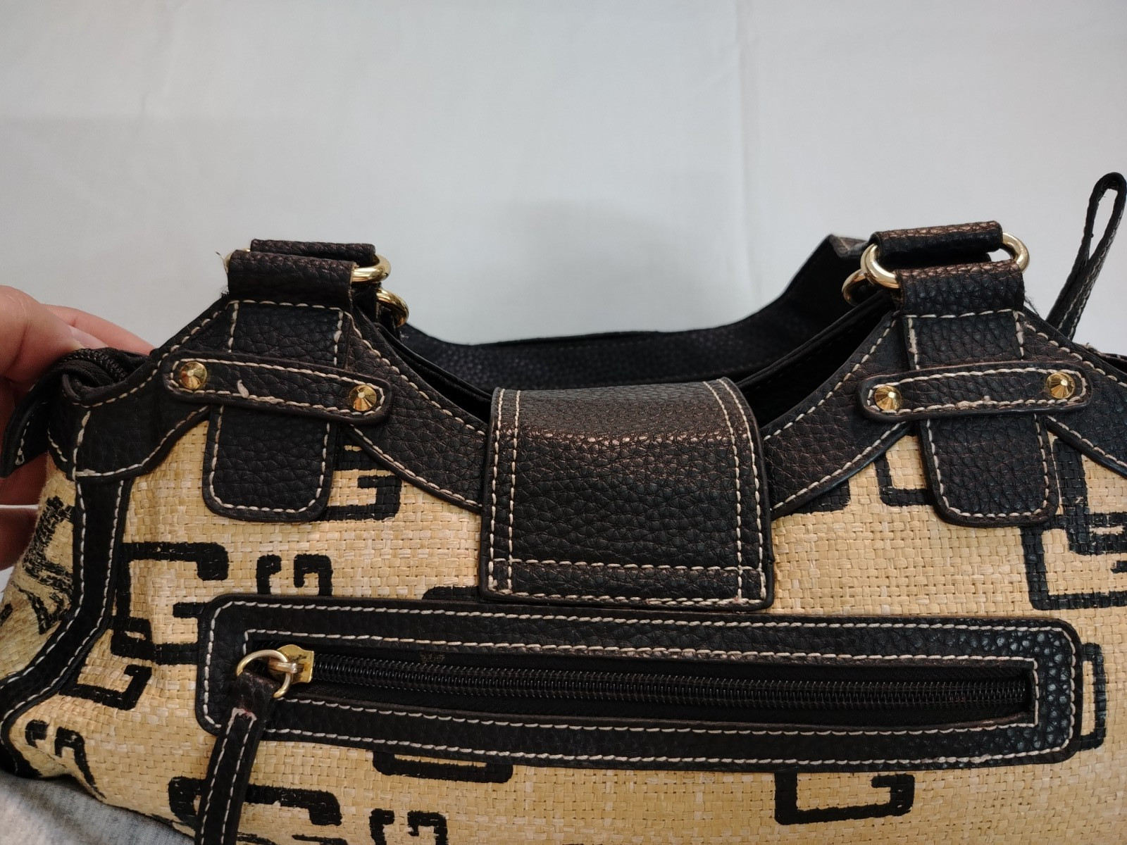 GUESS Y2K Logo Shoulder Bag Black Beige Woven Straw Satchel Handbag Vintage