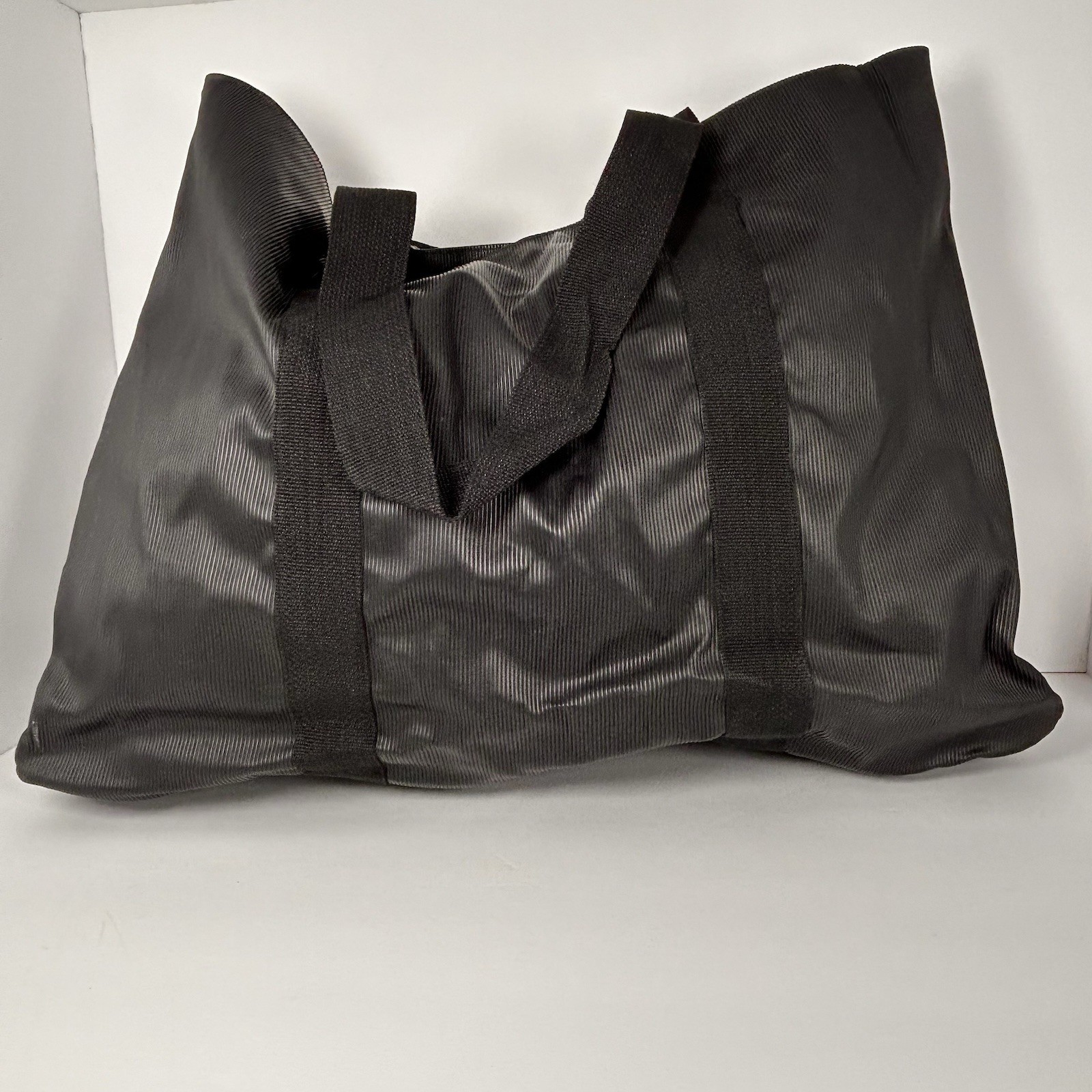 Vintage Liz Claiborne Ribbed Black Tote Weekender Bag, Taiwan R.O.C.