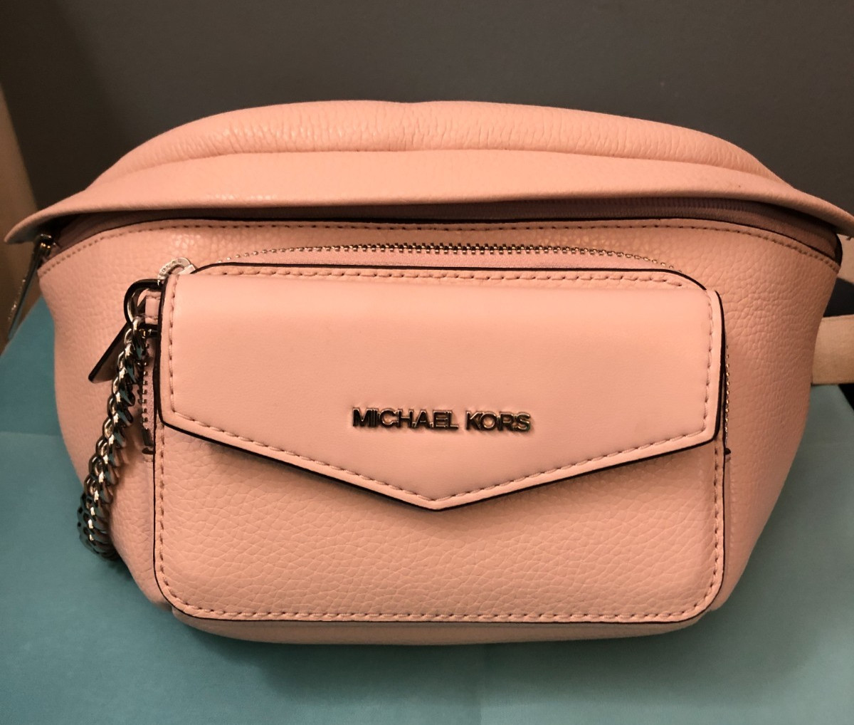 Michael Kors Maisie Large Pebbled Leather 2-n-1 Sling Light Powder Blush Color