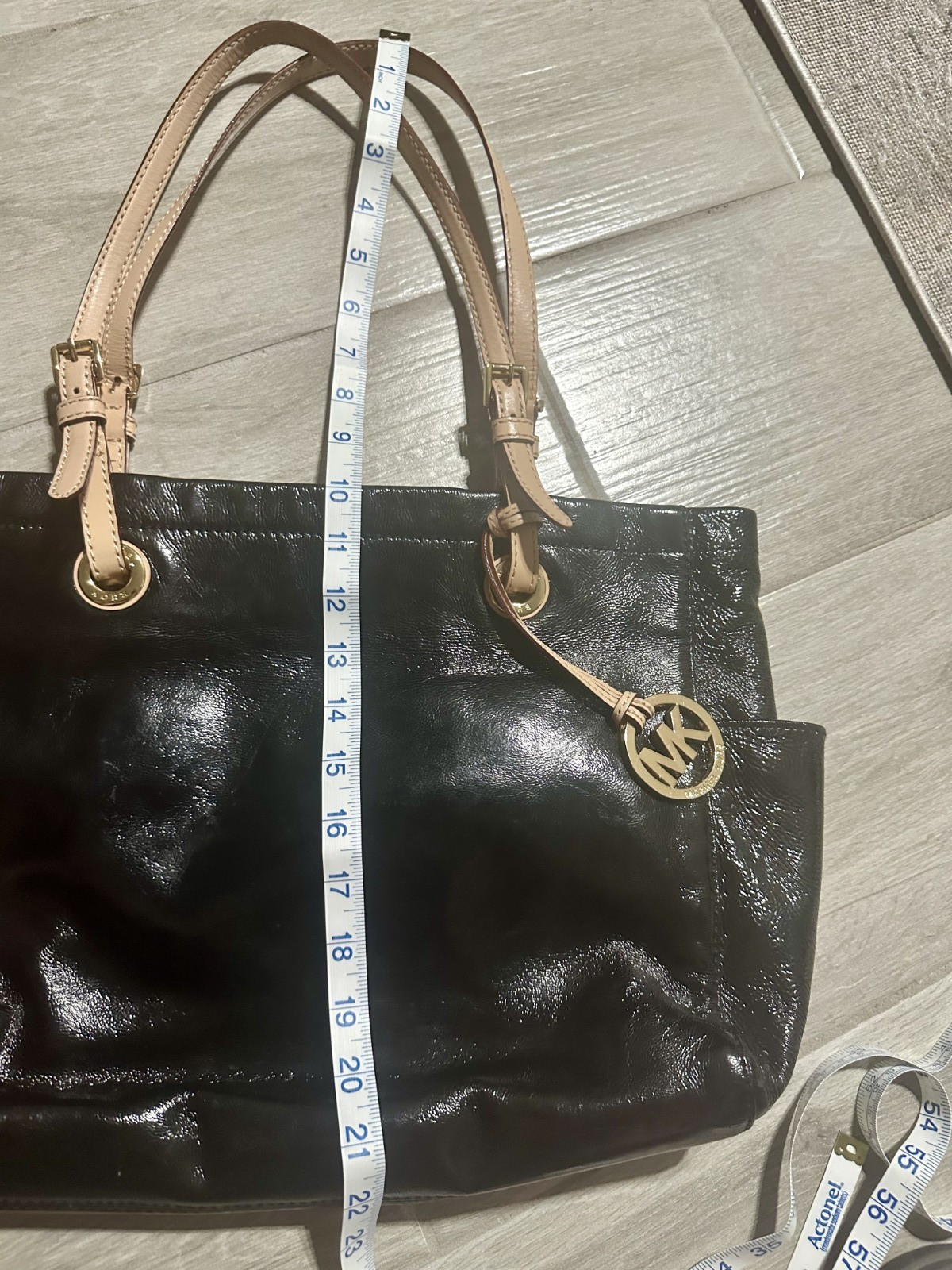 MICHAEL KORS FULTON LARGE SHOULDER TOTE (specifically the pat leather variation)