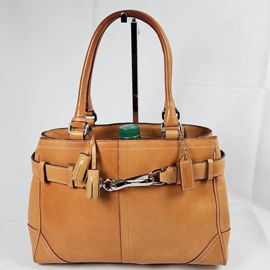 COACH Leather Tote Bag Shoulder Bag with Bottom Studs Self Standing 23a