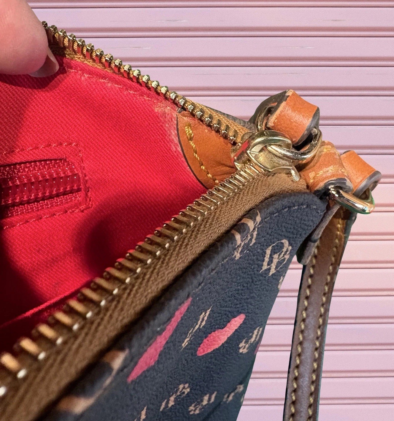 Dooney Bourke Brown Pink Gretta Novelty Hearts Logo Monogram Suki Crossbody Bag