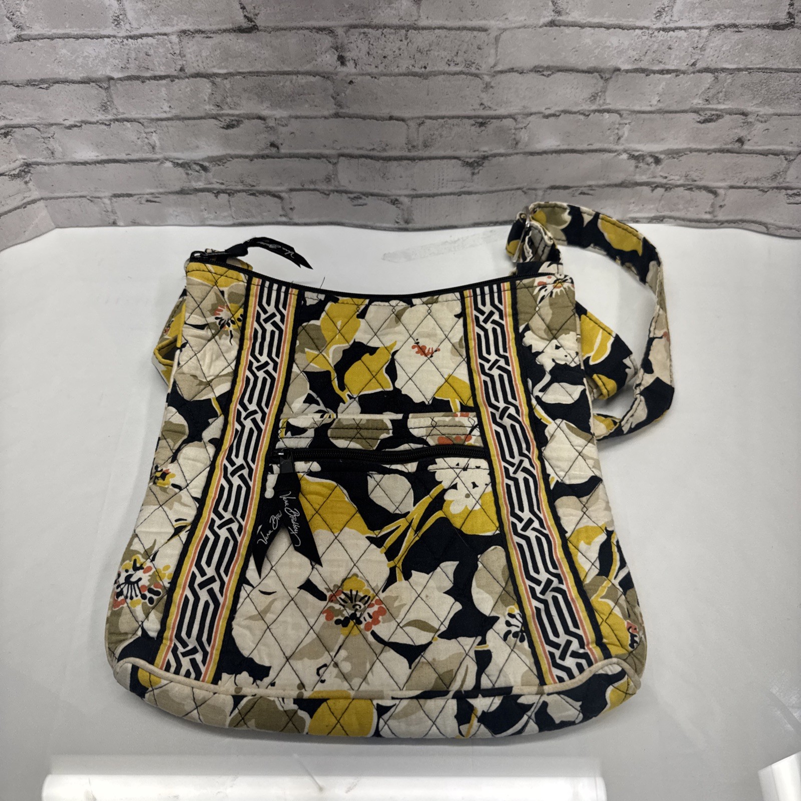 Vera Bradley Dogwood Floral Crossbody Hipster Purse Retired Print P15