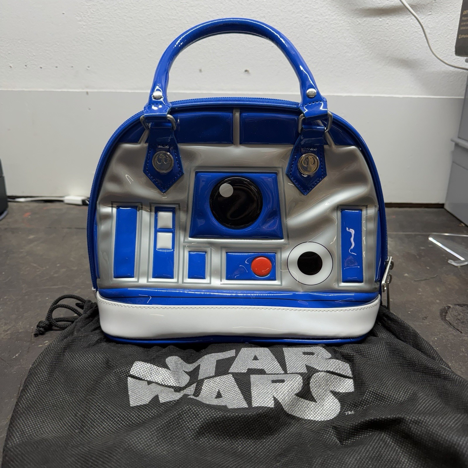 Star Wars Loungefly R2D2 dome handbag purse with logo dust bag NWOT (So cute!)