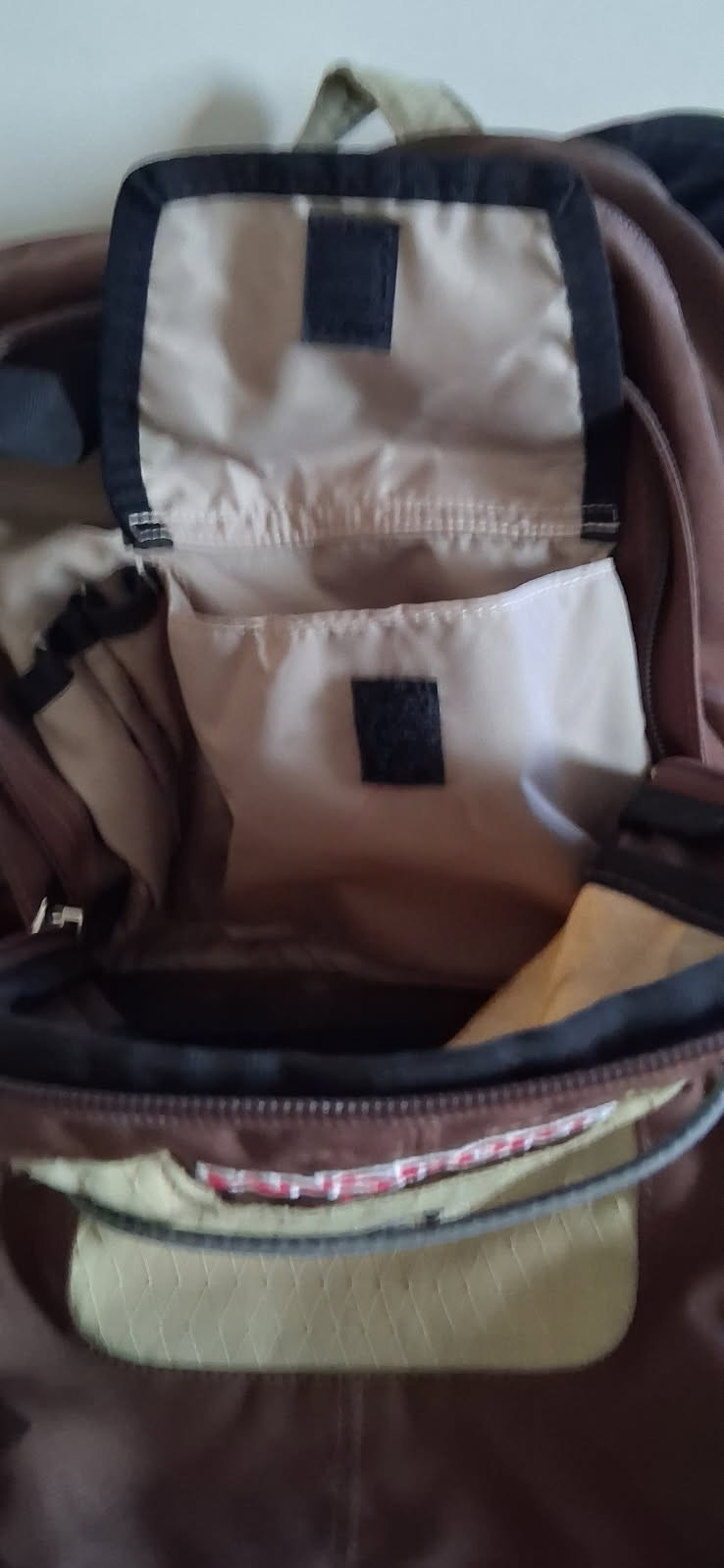 JanSport TKY7 Brown Tan Black Laptop Back Pack 20 x 14 x 7 in Capacity Dimension