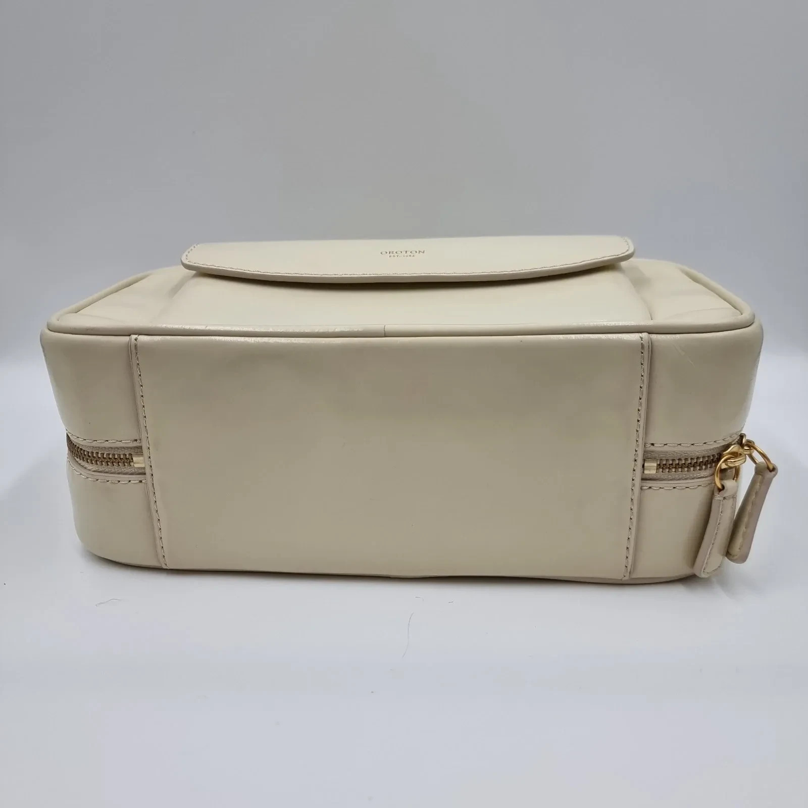 Oroton Izzie Clotted Cream Small Bowler Leather Crossbody Bag Purse w/ dust bag