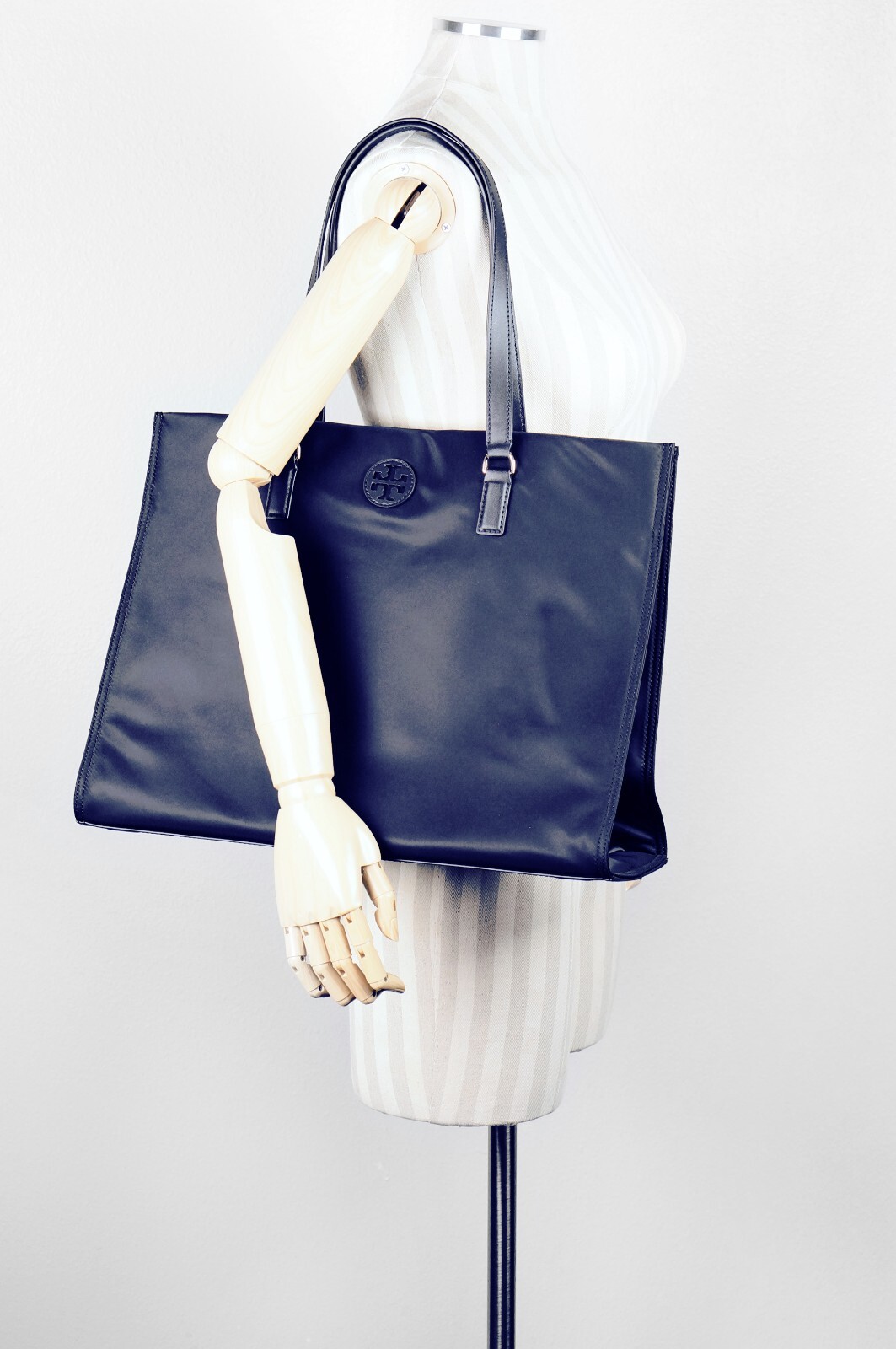 Latest Tory Burch Ella Navy Nylon Large Tote Travel Shoulder Bag Purse 136144