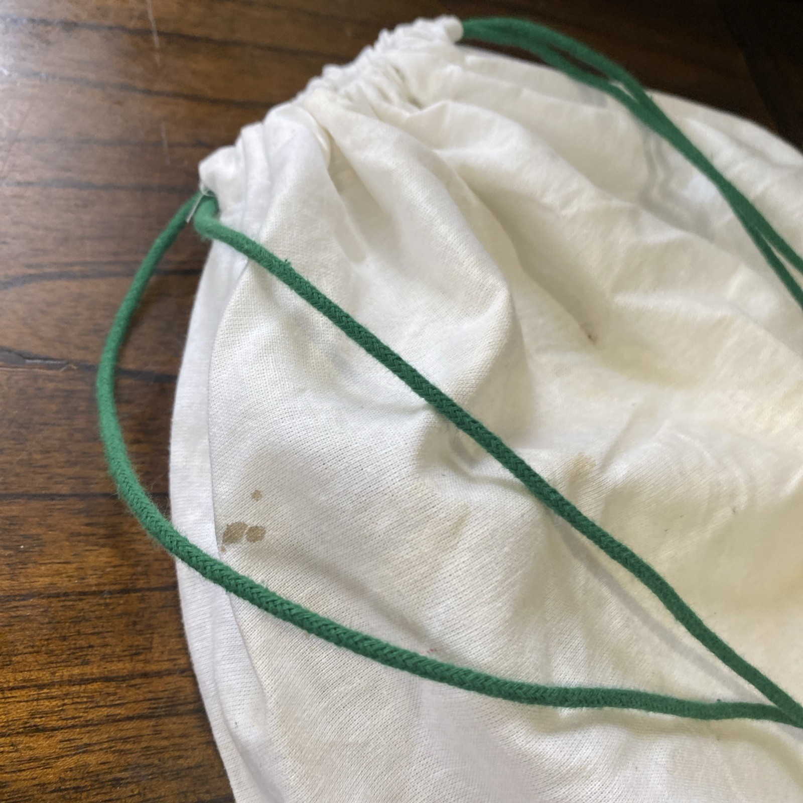 LACOSTE WHITE YELLOW FLAT CROSSOVER BAG crossbody purse