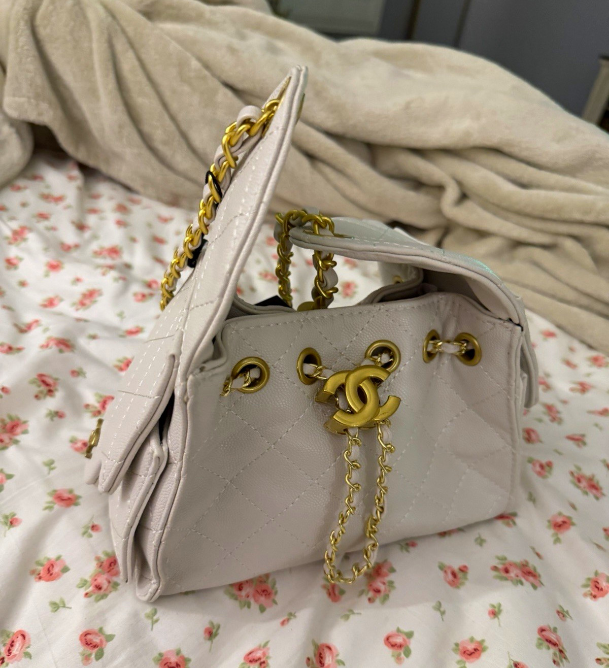 CHANEL White Small Flap Shoulder Bag CC Logo Chain Strap Gold Hardware