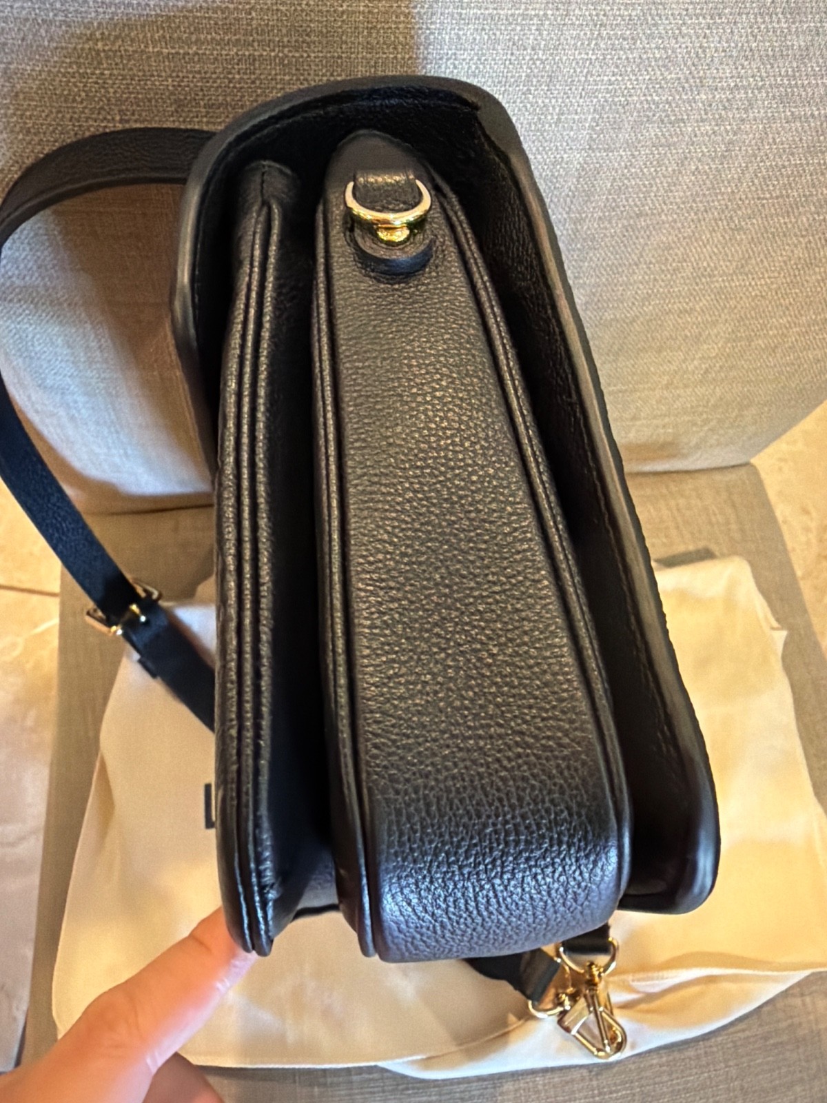 Louis Vuitton Pochette Métis Crossbody Black Leather