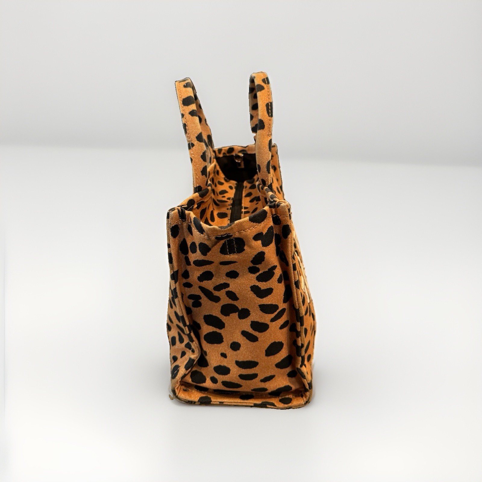 Marc Jacobs Cheetah Medium The Tote Bag EUC