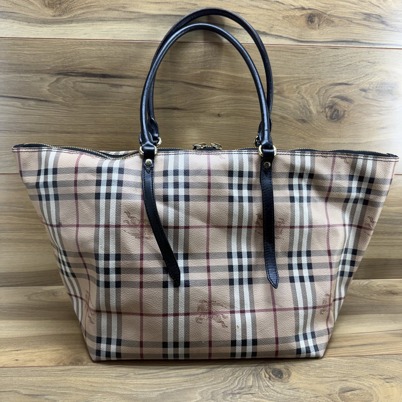 Burberry Salisbury Haymarket Tote Nova Check Zip Double Handles