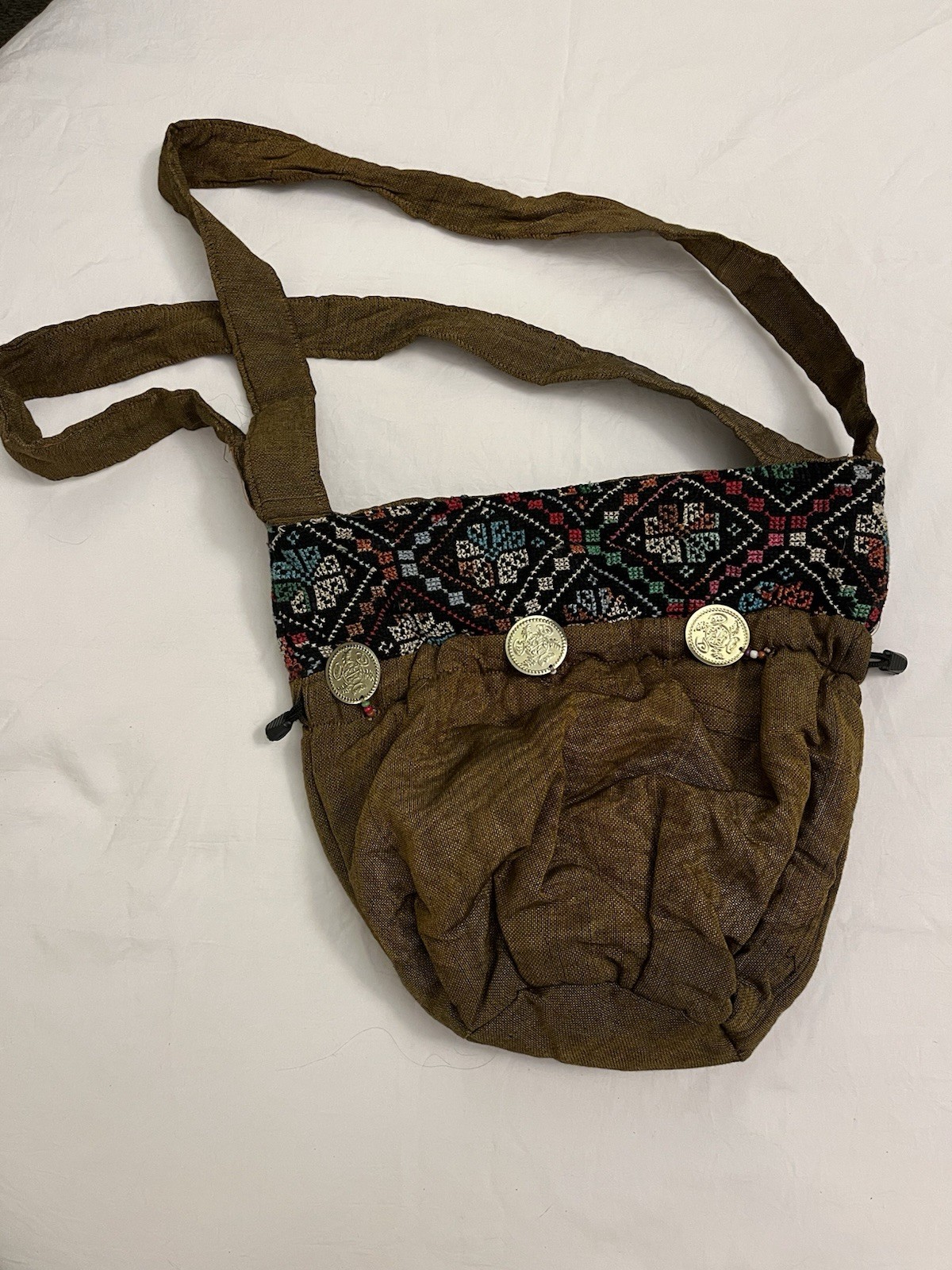 Hobo-style bag embroidered tribal pattern decorative buttons Made In Egypt