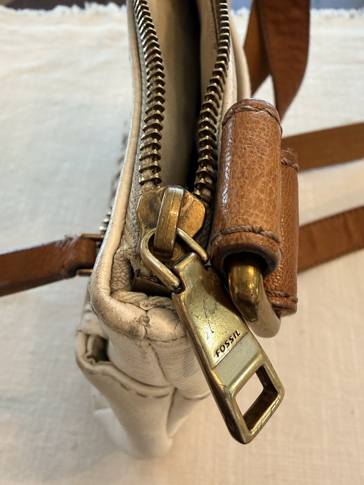 Fossil Corey Leather Crossbody Shoulder Purse Woven Boho Bag Beige Tan Western