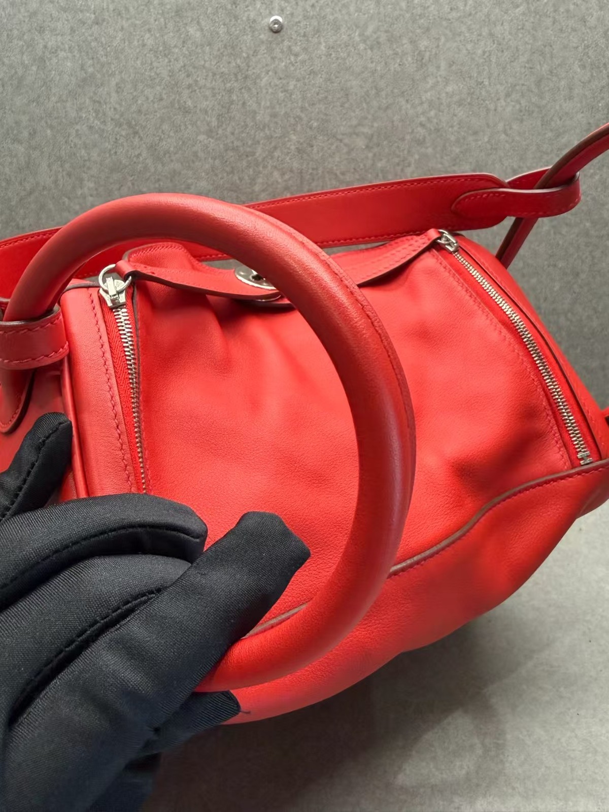 Hermes Lindy 26 Rouge Casaque Q5 Red Swift Silver Hardware PHW Bag Auth