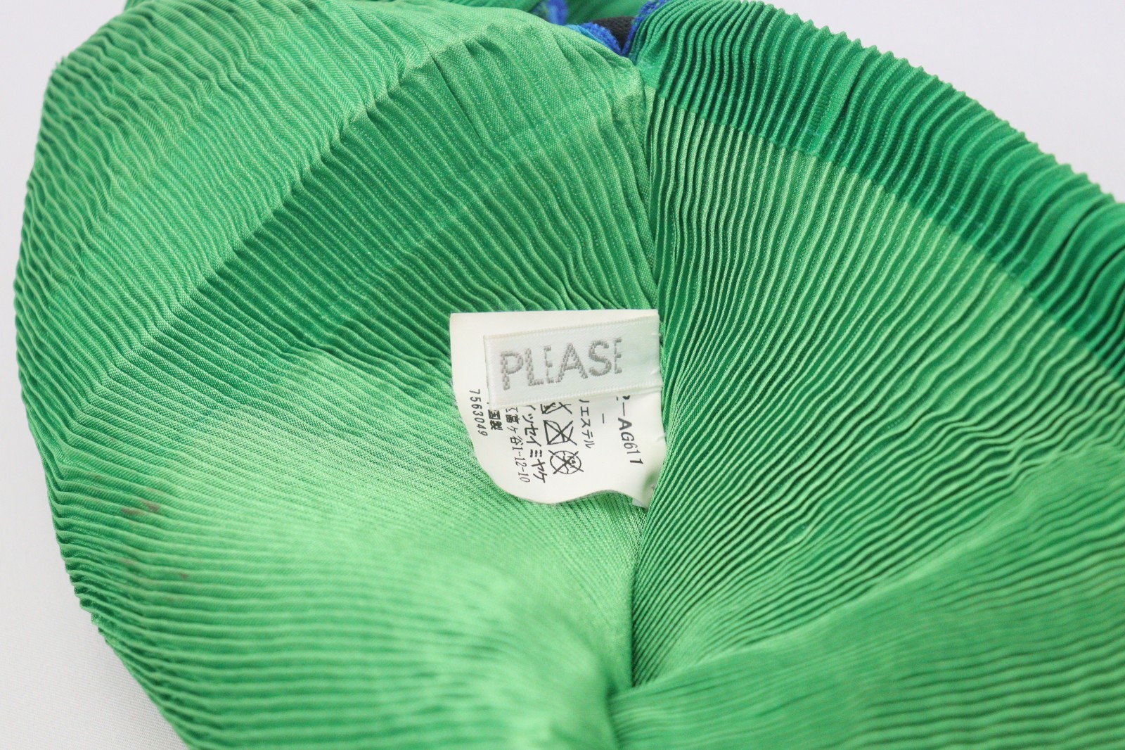 Authentic PLEATS PLEASE Blue/Green Pouch Bag ISSEY MIYAKE 054 0241