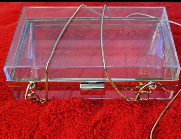 Chic Clear Acrylic Box Clutch Purse 👜 Gold Chain⛓️ Transparent Bag NEW/NO Tag