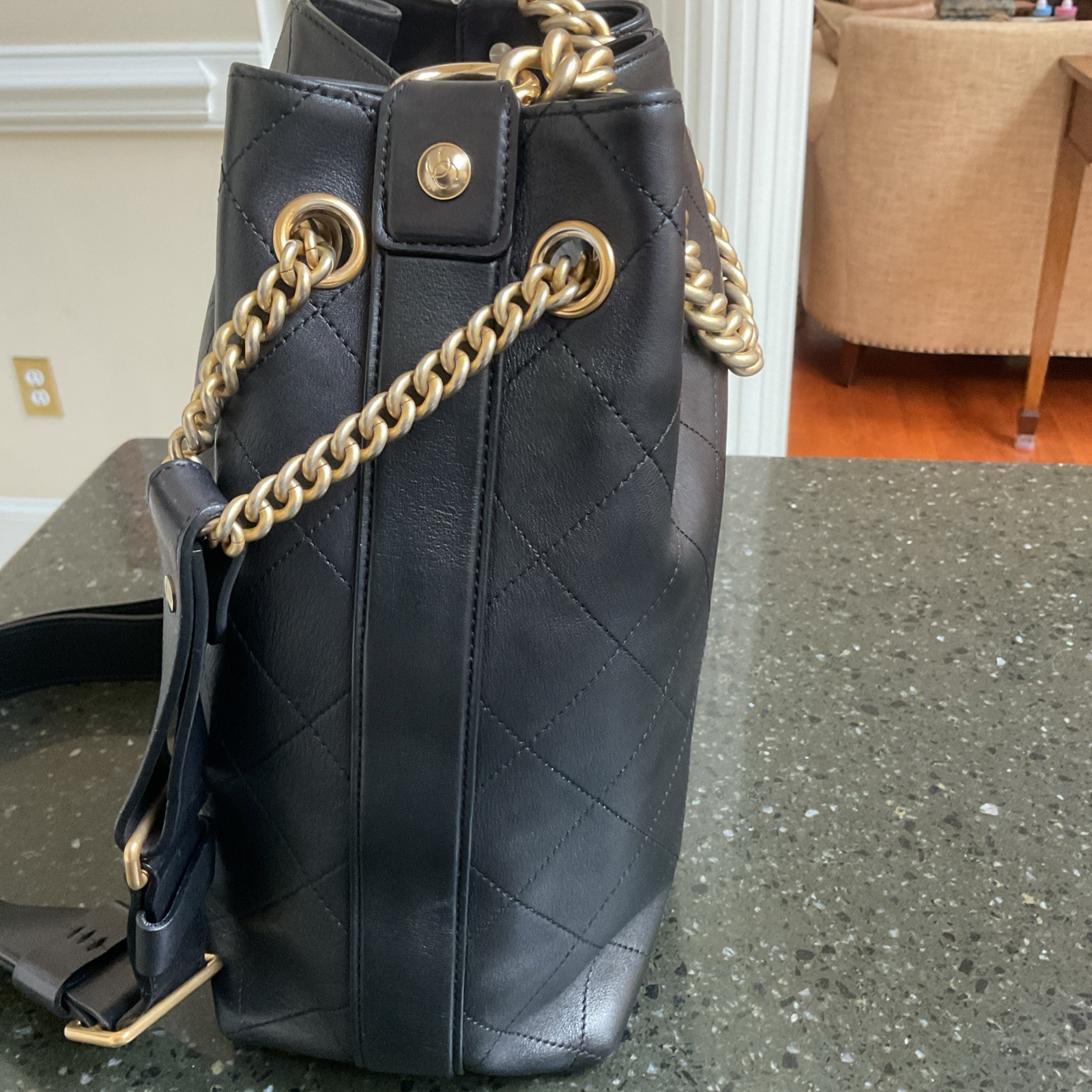 Chanel Cowhide Hobo Shoulder Bag Excellent Condition Approx.10x8x5”,Black
