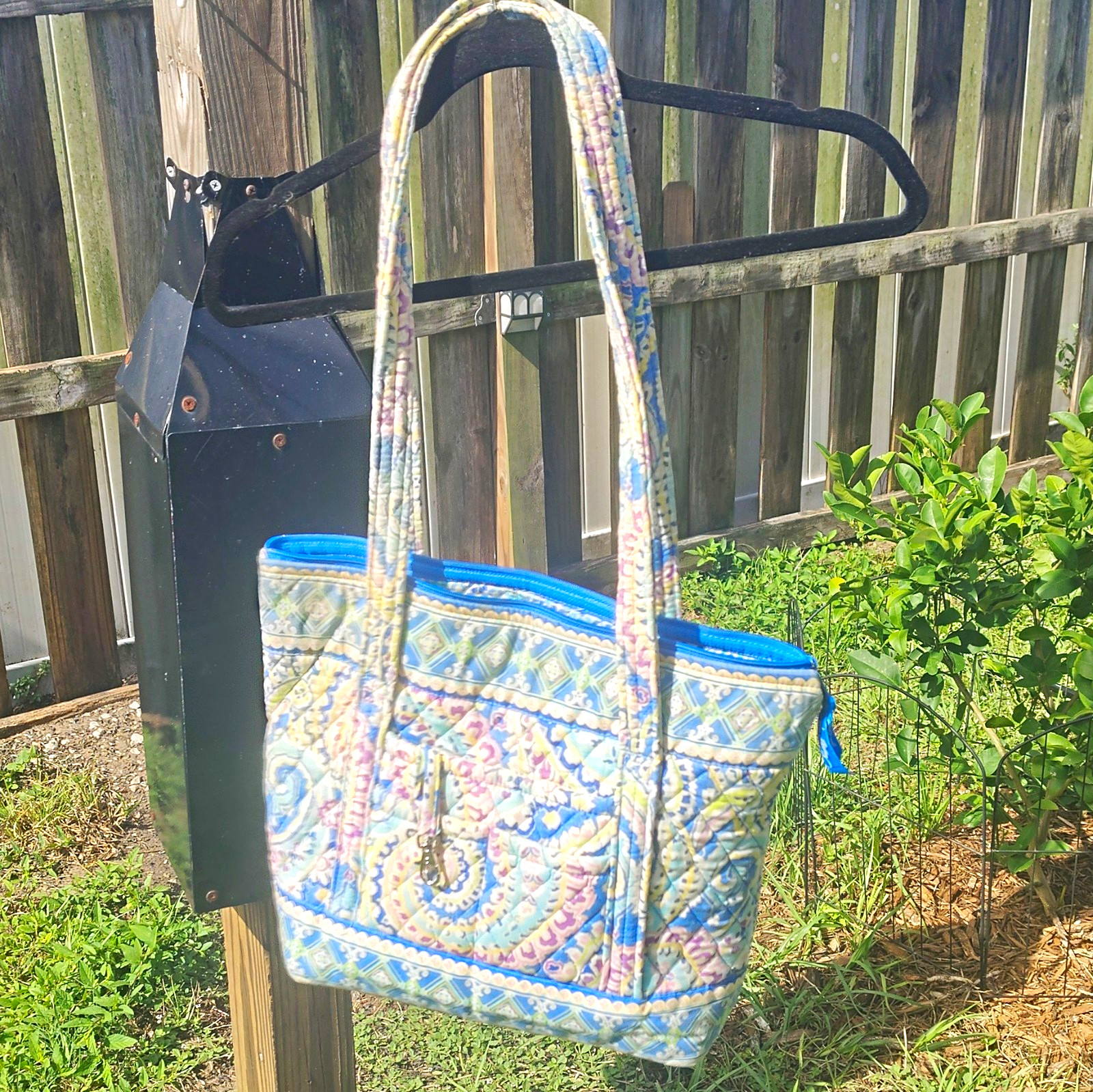 Vera Bradley Tote Bag Blue Multicolor Paisley Zip Top Double Handles Pockets