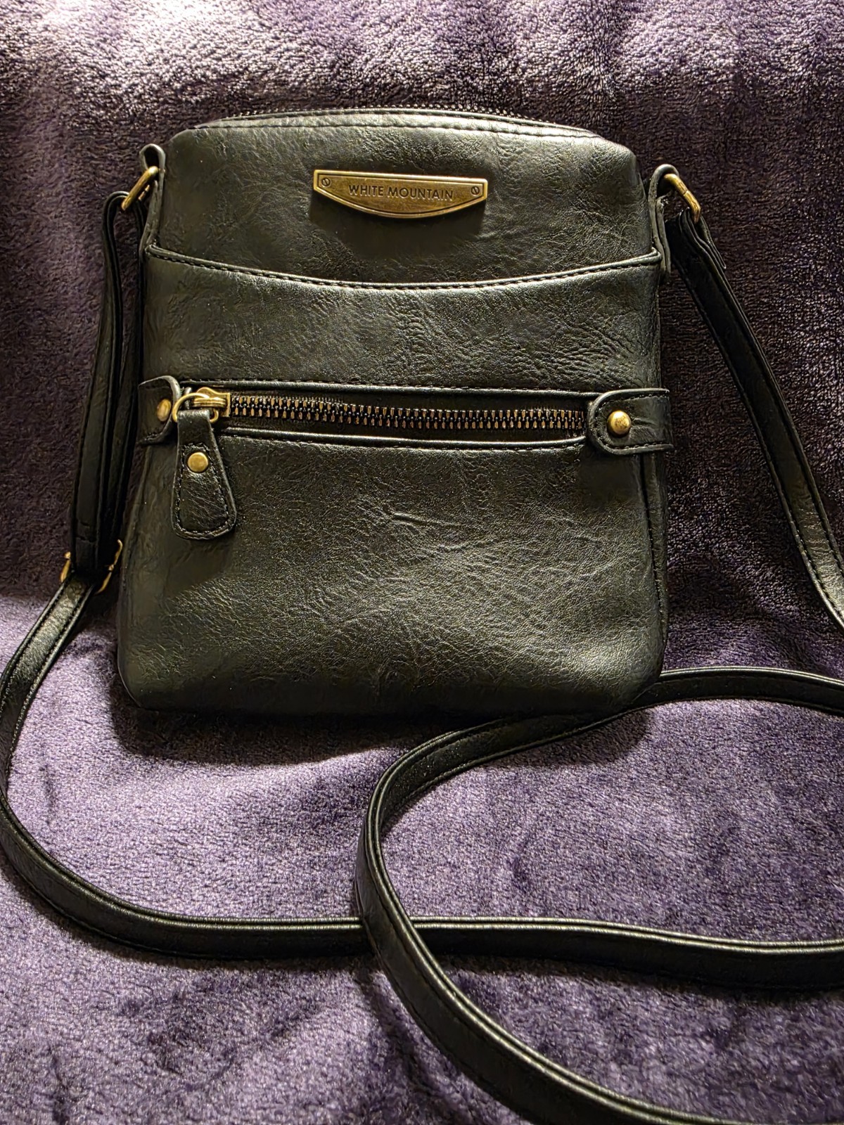 White Mountain Black Crossbody Bag Zip Closure Zipper Accents Inner Pockets