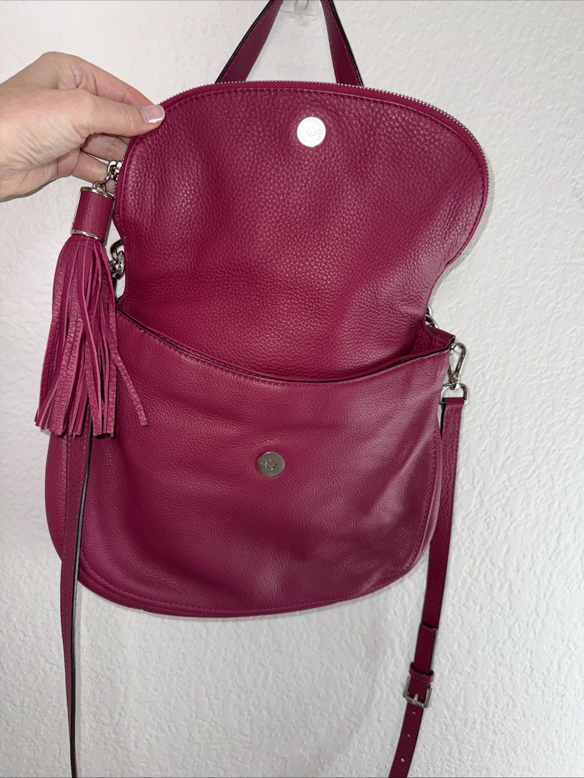 Michael Kors Fuchsia Pebbled Leather Shoulder Bag – Chic & Bold