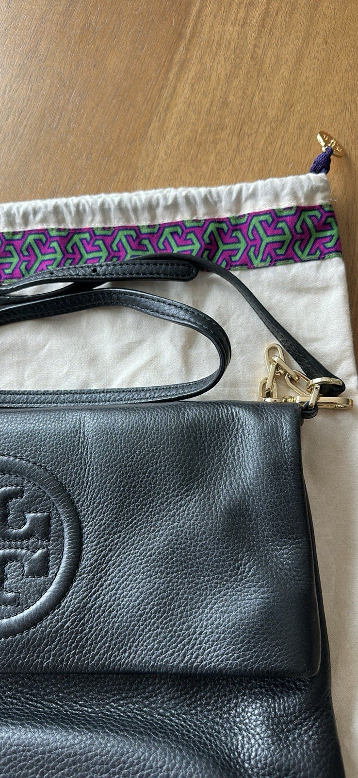Tory Burch Bombe Fold-Over Crossbody Clutch – Black Pebbled Leather Classic Logo