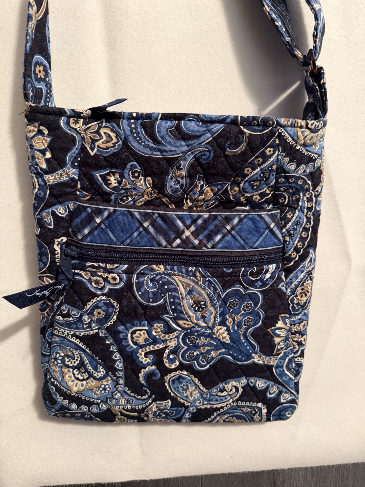 Beautiful Navy & Light Blue With Beige & White Vera Bradley Medium Shoulder Bag