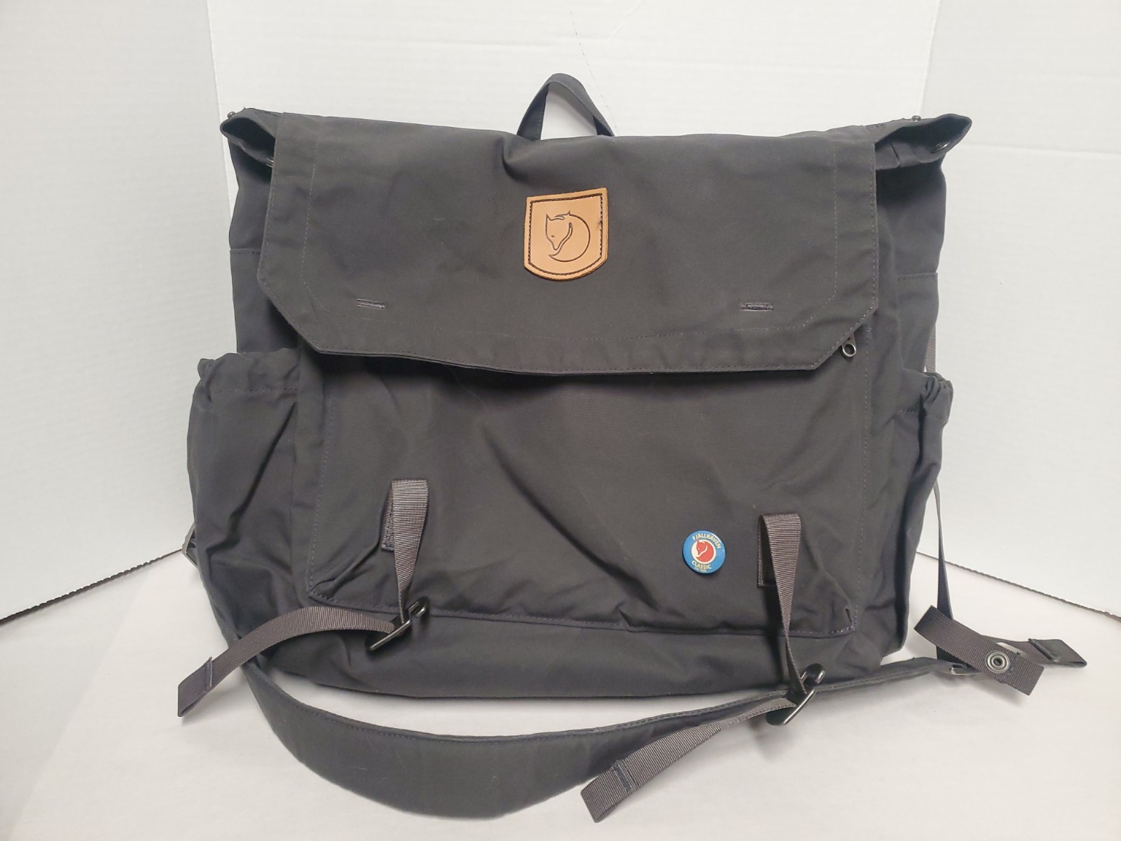 Fjallraven Foldsack No.2 Black/gray 17″ Messenger Bag G-1000