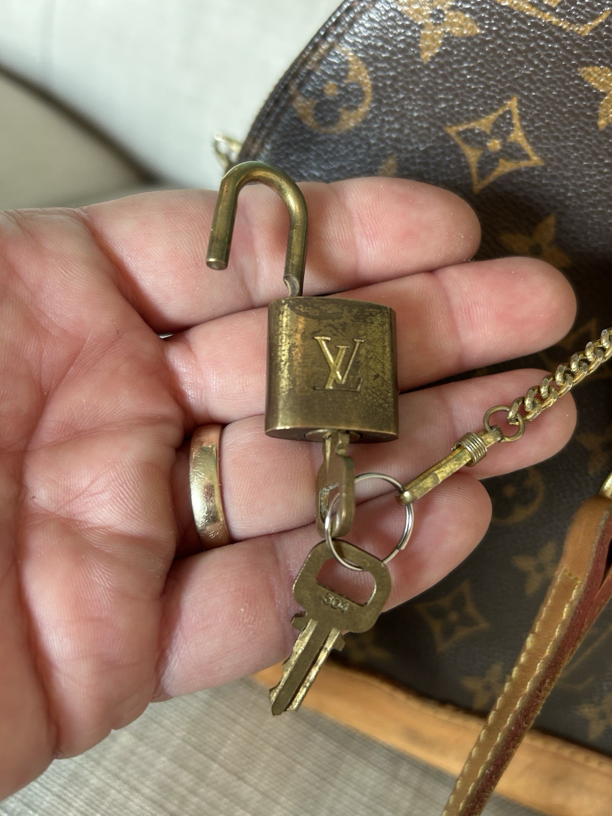 Louis Vuitton Monogram Alma PM With Lock And Keys One Working Zipper See Photos!