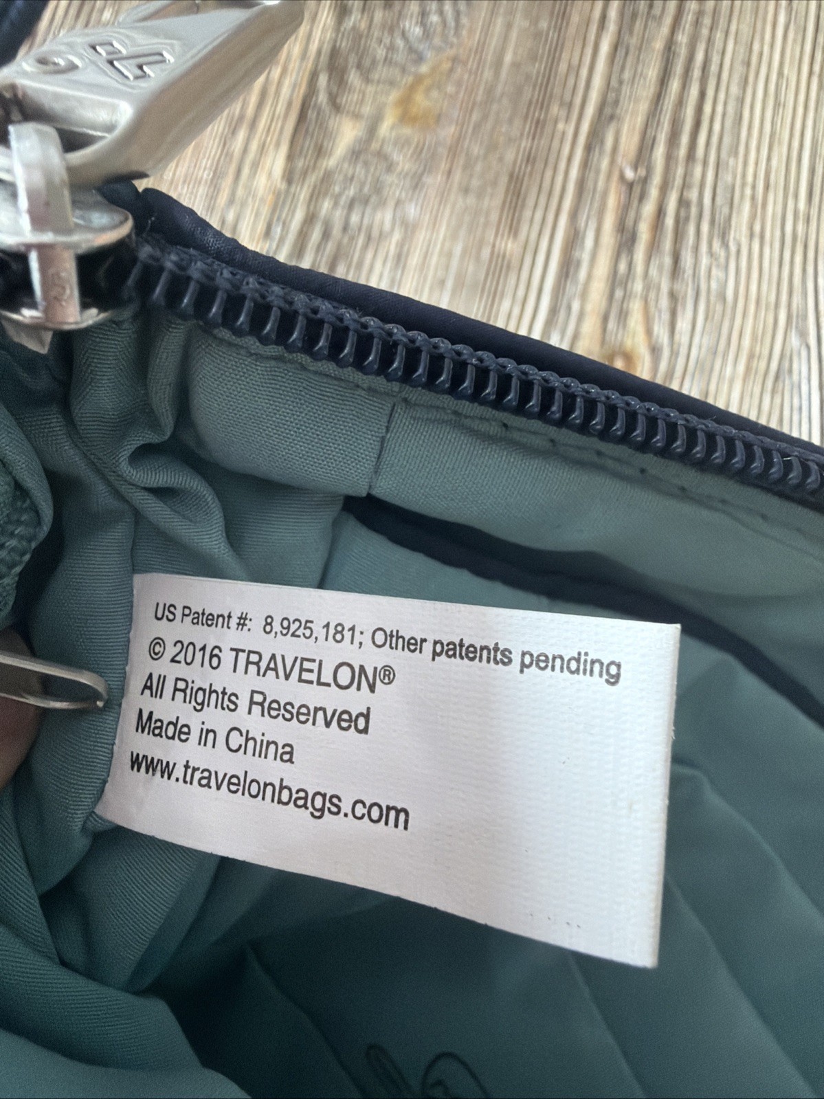 Travelon Sling Bag Crossbody Purse blue Flap Organizer Adjustable fanny pack