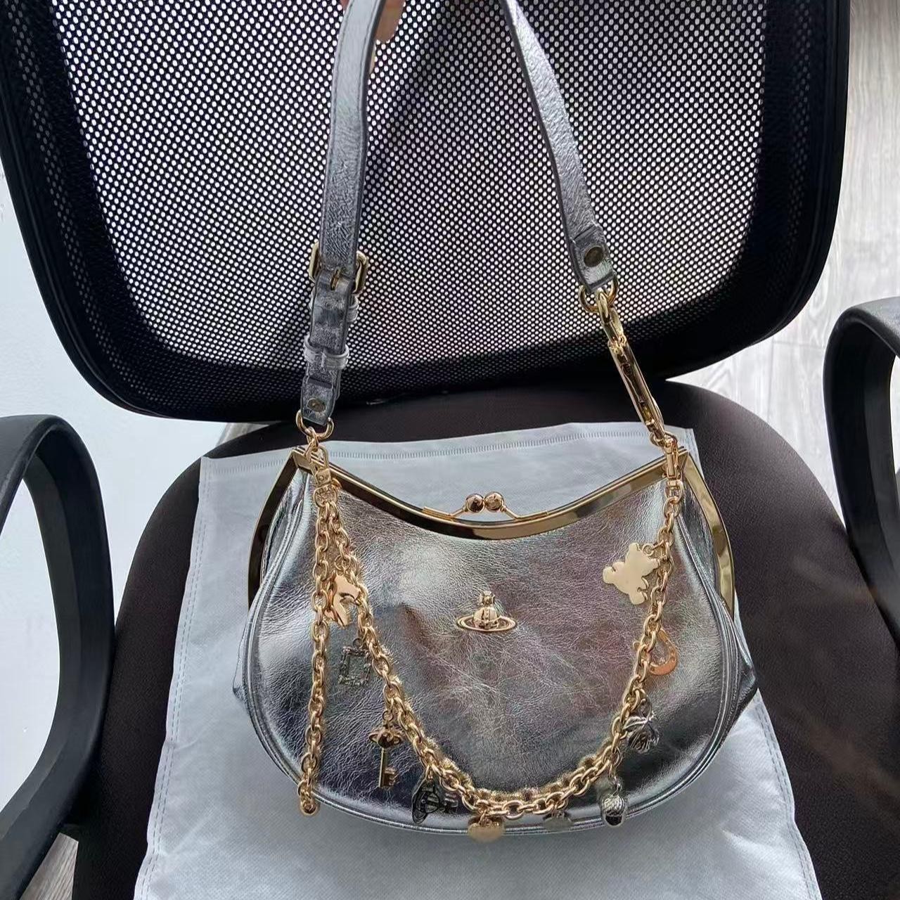 Vivienne Westwood Charm Frame Purse Handbag Shoulder Bag Leather Silver FS JP