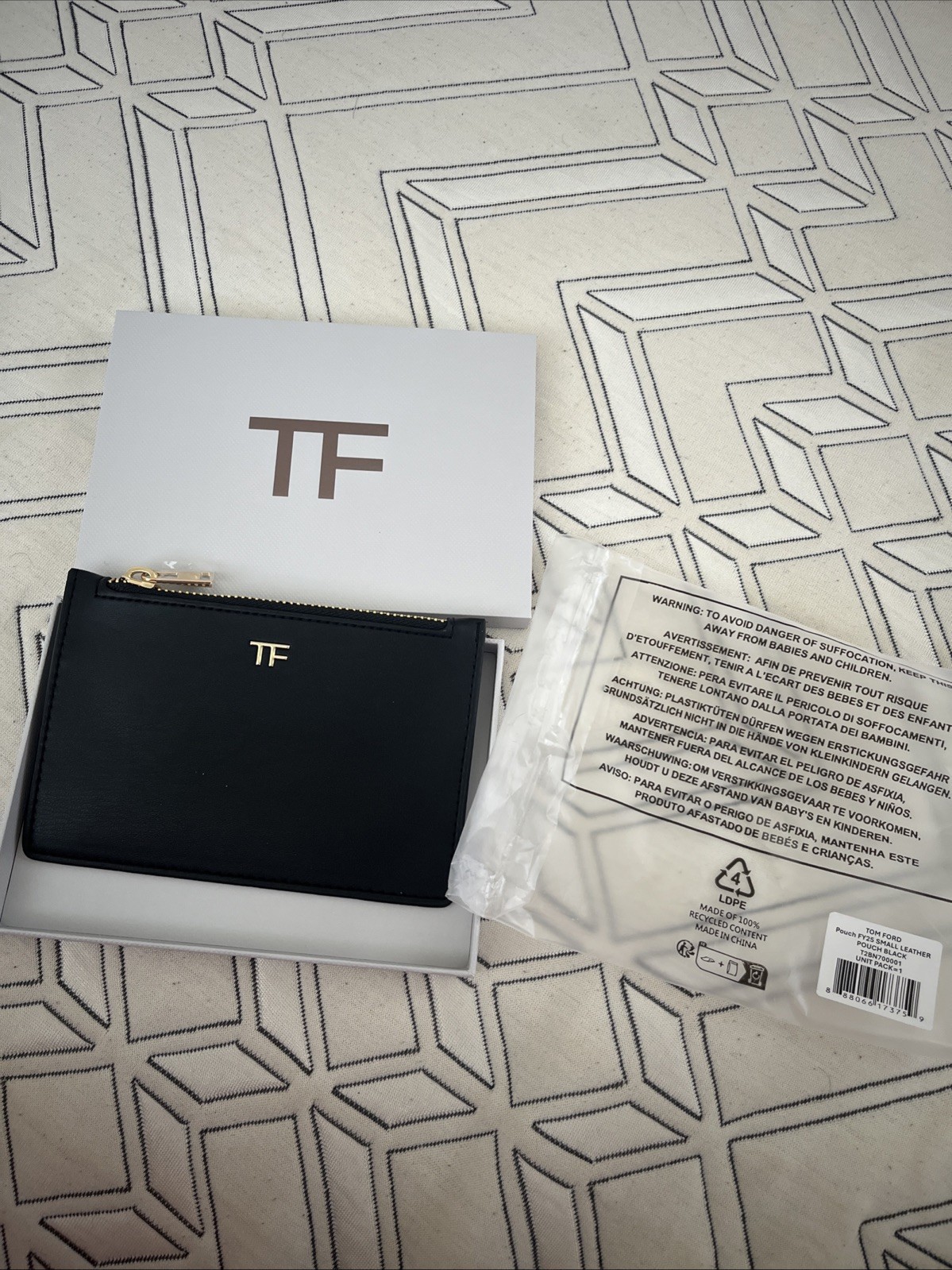 Tom Ford Beauty Faux Leather Small Pouch / Cardholder Flat Bag (Black)