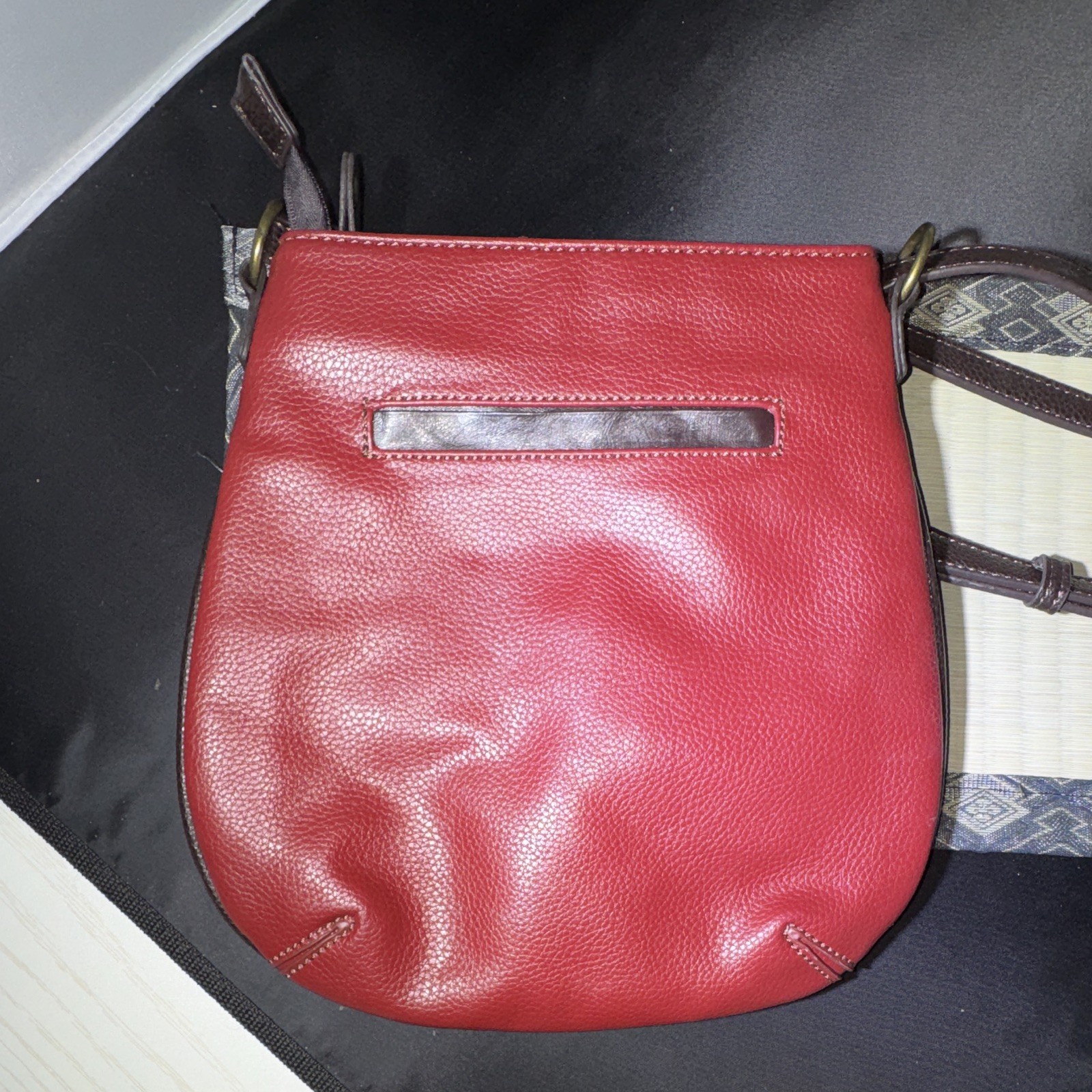 Chala Red Crossbody Bag Hummingbird Floral Applique Zip Brown Strap Bronze