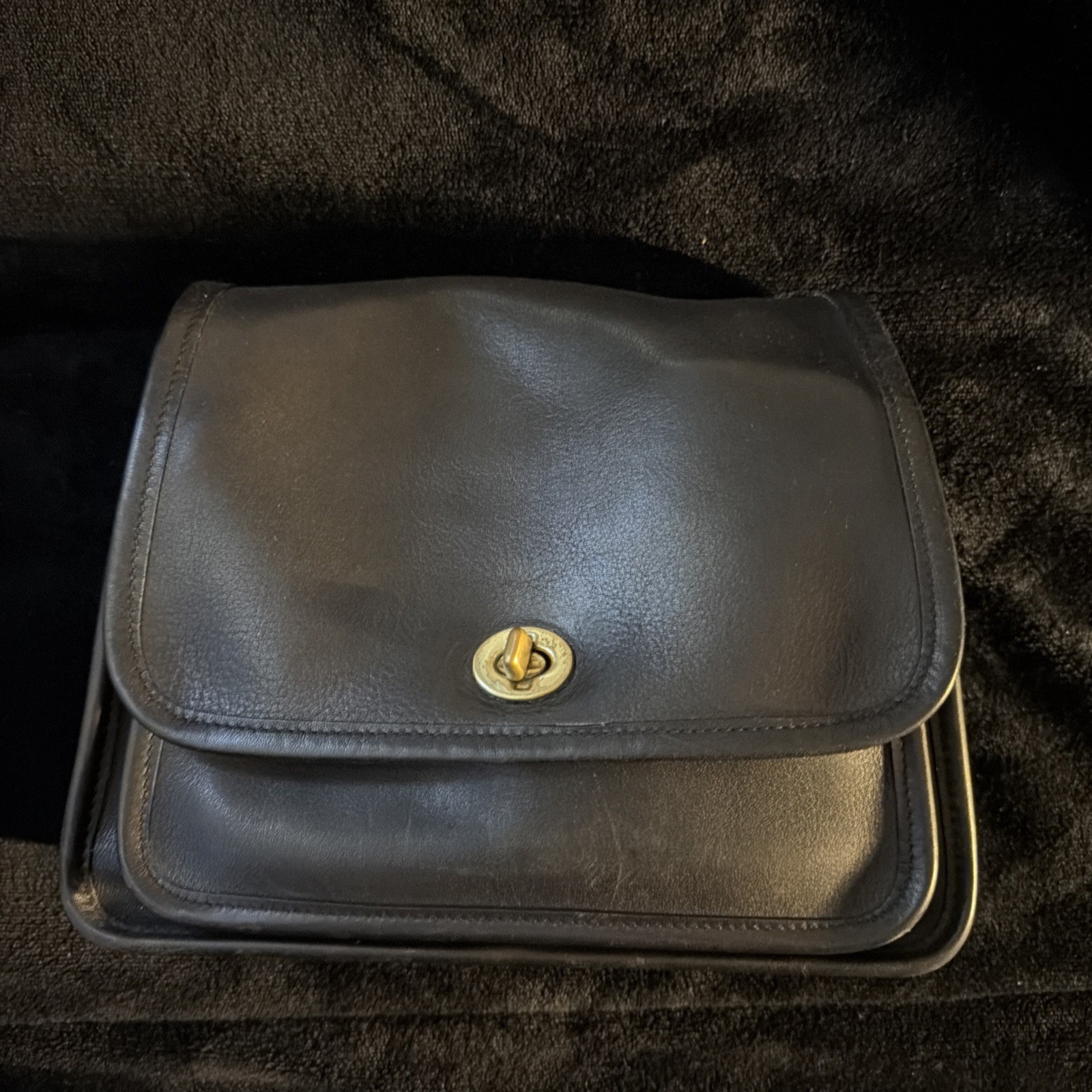 Coach Legacy Vintage Rambler 9061 Black Leather Shoulder Bag Turn Lock Y2k