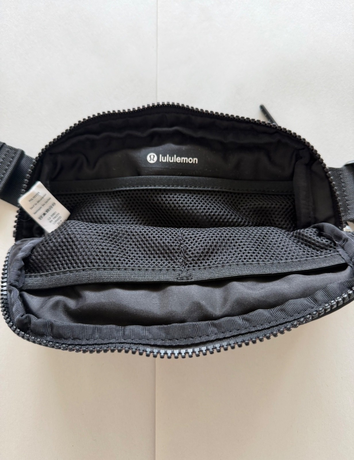 LULULEMON EVERYWHERE BELT BAG Fanny Pack Style Gym Bag 1L – Black