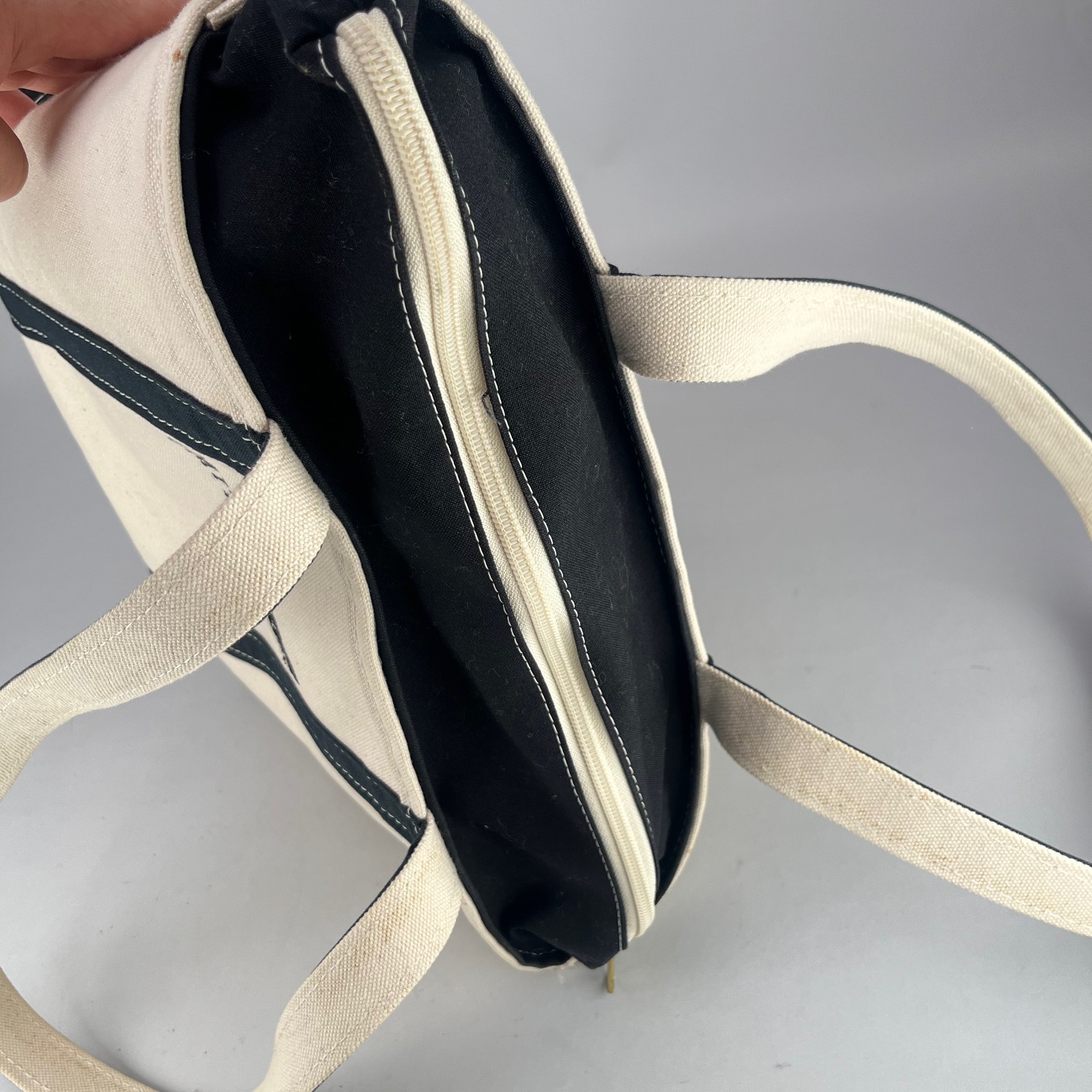 L.L.Bean Boat and Tote Zip Top Bag White & Black Long Handles Medium Size