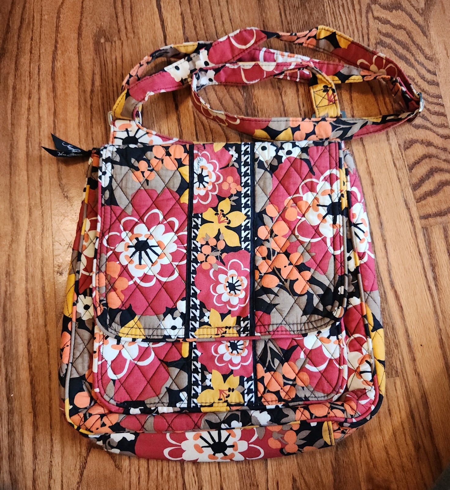 Vera Bradley Bittersweet Crossbody Mailbag Quilted Floral Pre-Owned