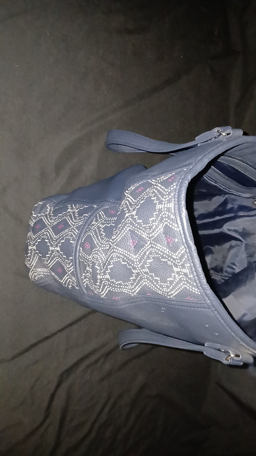 Dark blue faux leather Cindy tote by Thirty-One Diamond Pattern