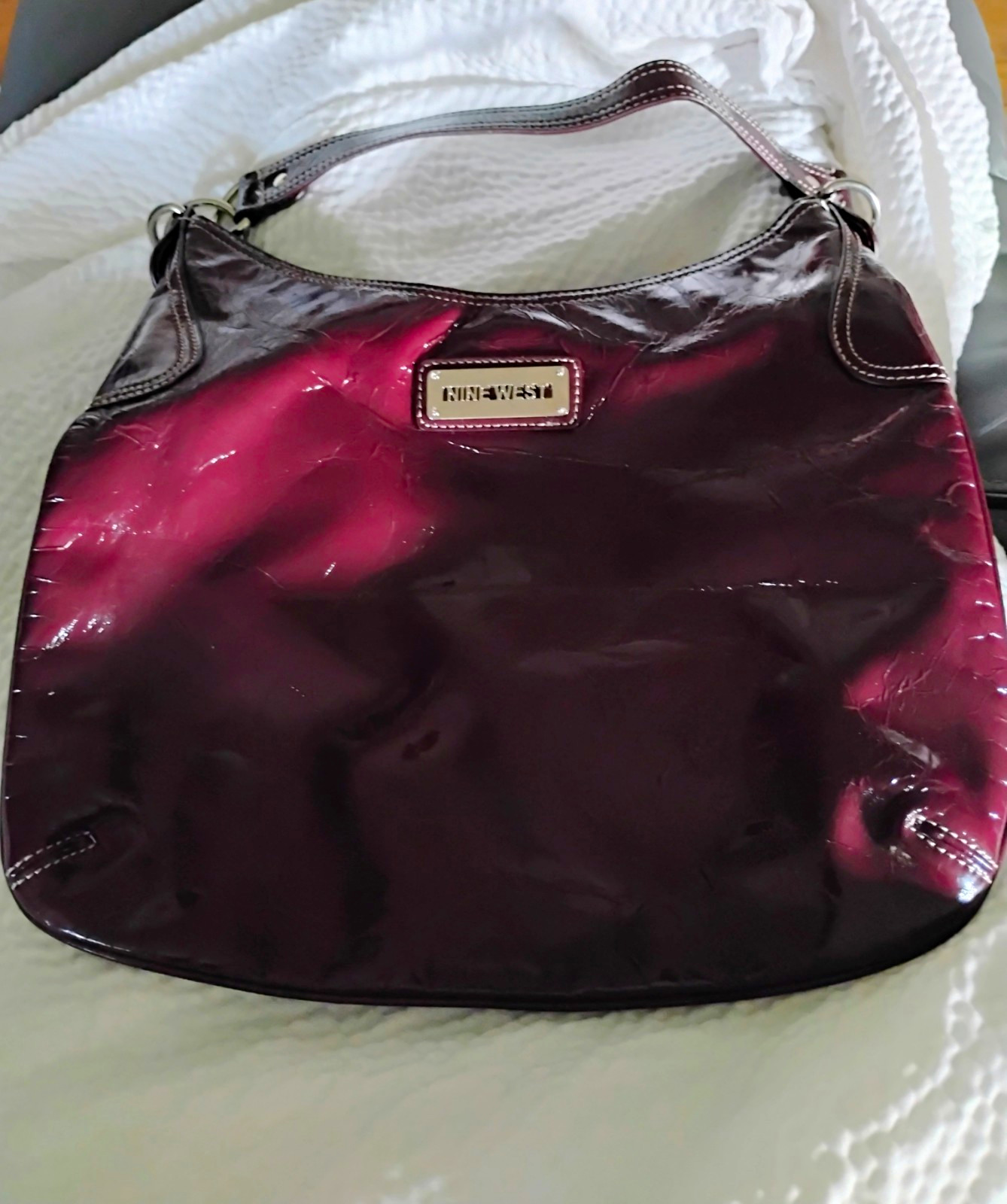 NINE WEST BURGUNDY/PLUM GLOSSY LEATHER SHOULDER PURSE!