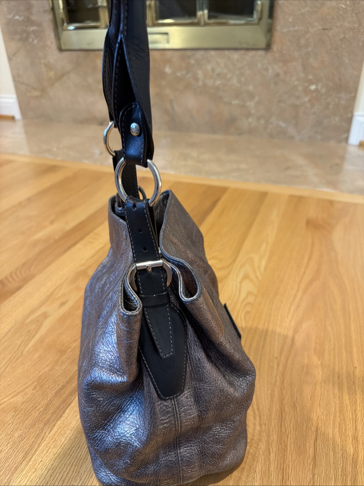 Puntotres Spain Metallic Grey Genuine Leather Bucket Purse w/ Black strap