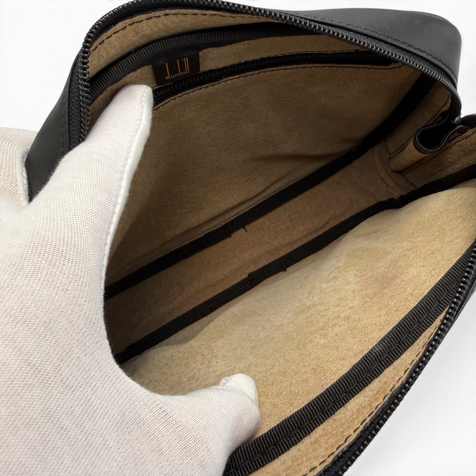 Authentic Dunhill clutch bag, second bag, leather, black, for men.