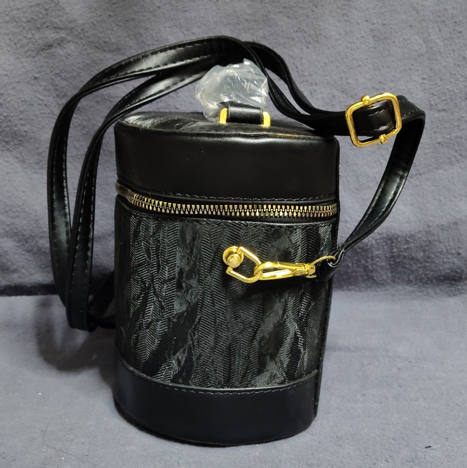 AOIR Women’s Black Cylinder Bucket Bag Gold Hardware Detachable Strap