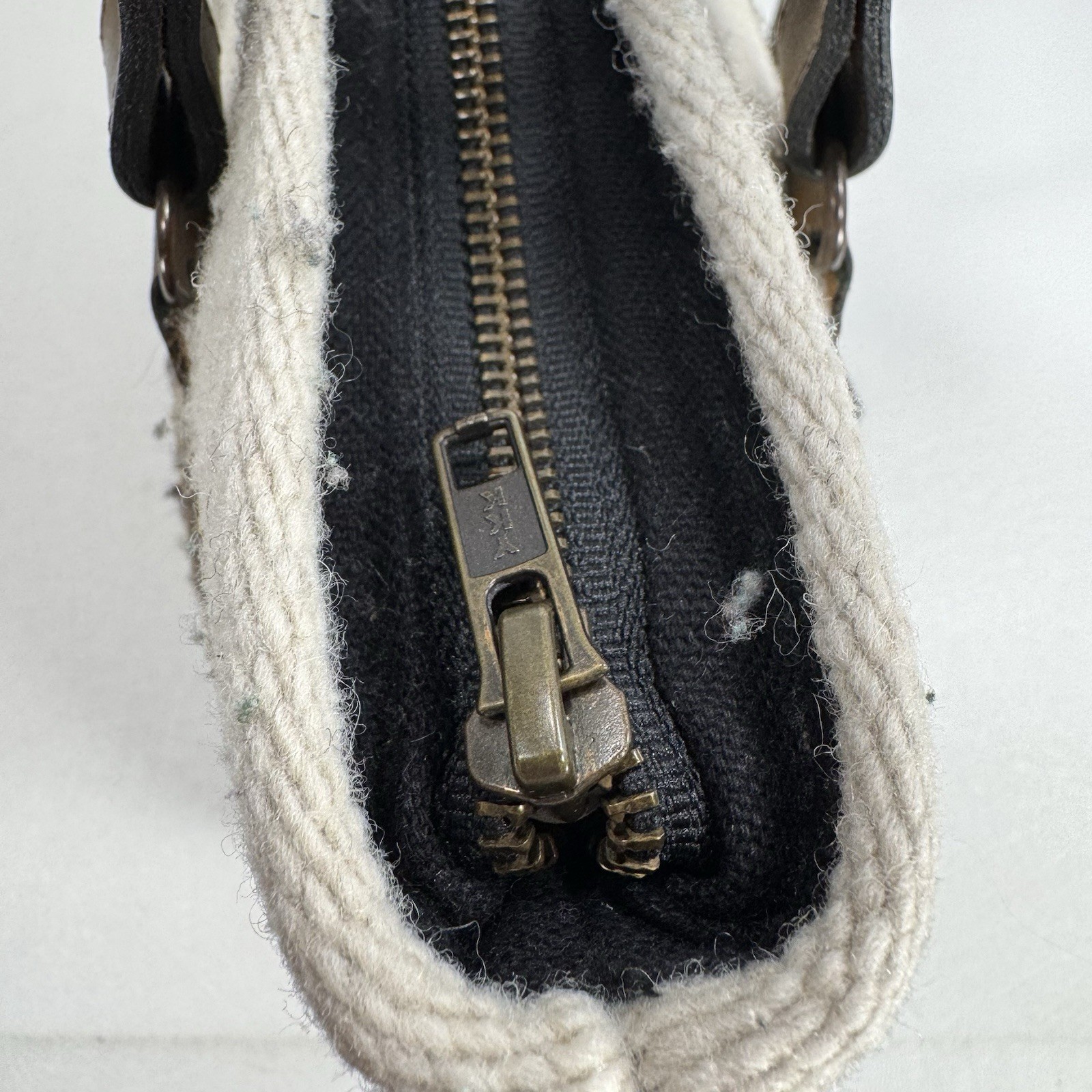 Manos Zapotecas 100% Wool Handmade Artisan Woven Dyed Shoulder Bag
