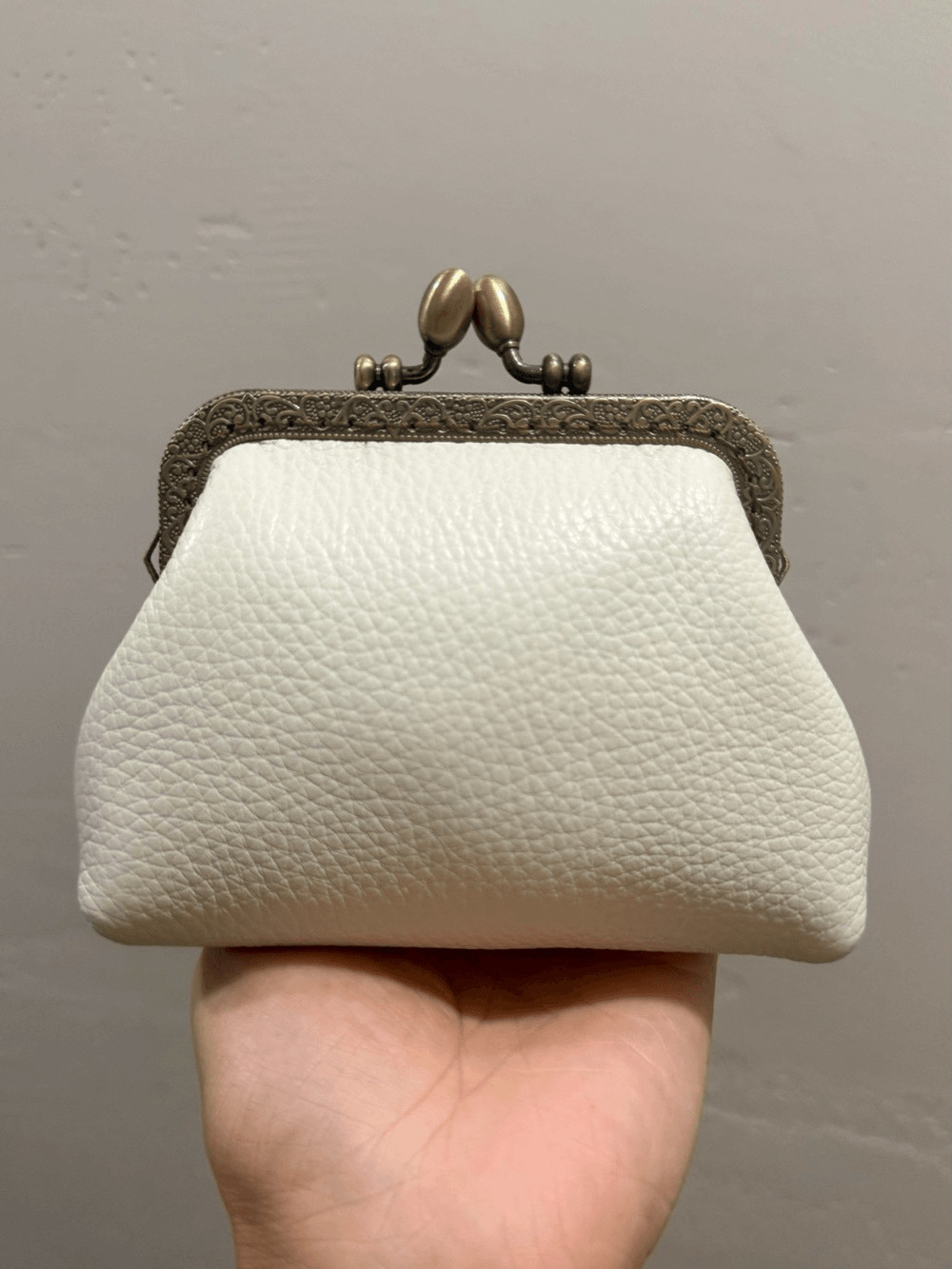 Handsewn Genuine Pebble Leather, Retro Style Kisslock & Bamboo Handle Bag Set