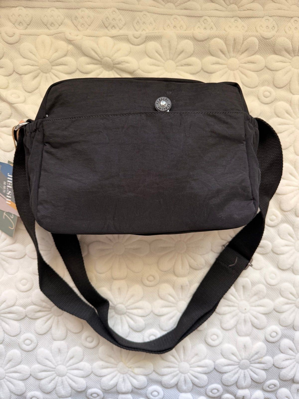 Lightweight Waterproof Nylon Crossbody Bag Multi-Pocket Everyday Travel Bag NWT