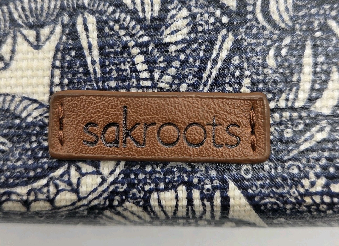 Sakroots Artist Circle Smartphone Crossbody Purse Wallet Navy Spirit Desert