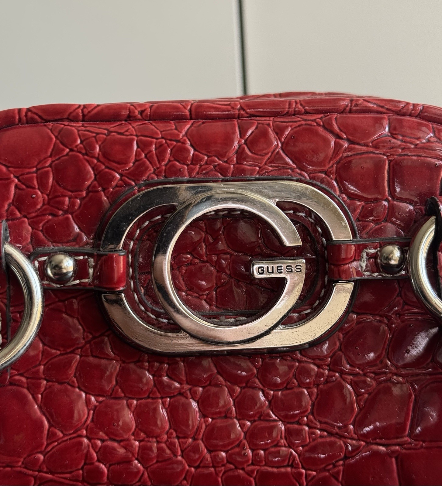Vintage GUESS Red Croc-Effect Handbag | Rare Y2K Style | Excellent Condition
