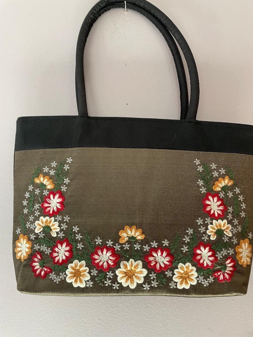 Women’s Gold/Brown & Black Silky Flower Embroidered Purse~NWOT